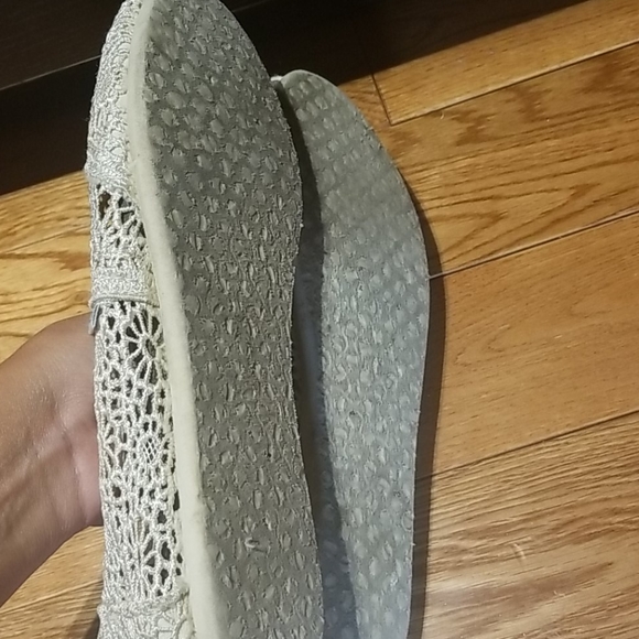 Shoes - Picture 3 of 3